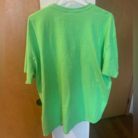 🌺Clearance or GWP Green Savannah tee 2x - Picture 3 of 5